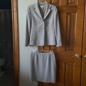 Women’s suit - matte gray